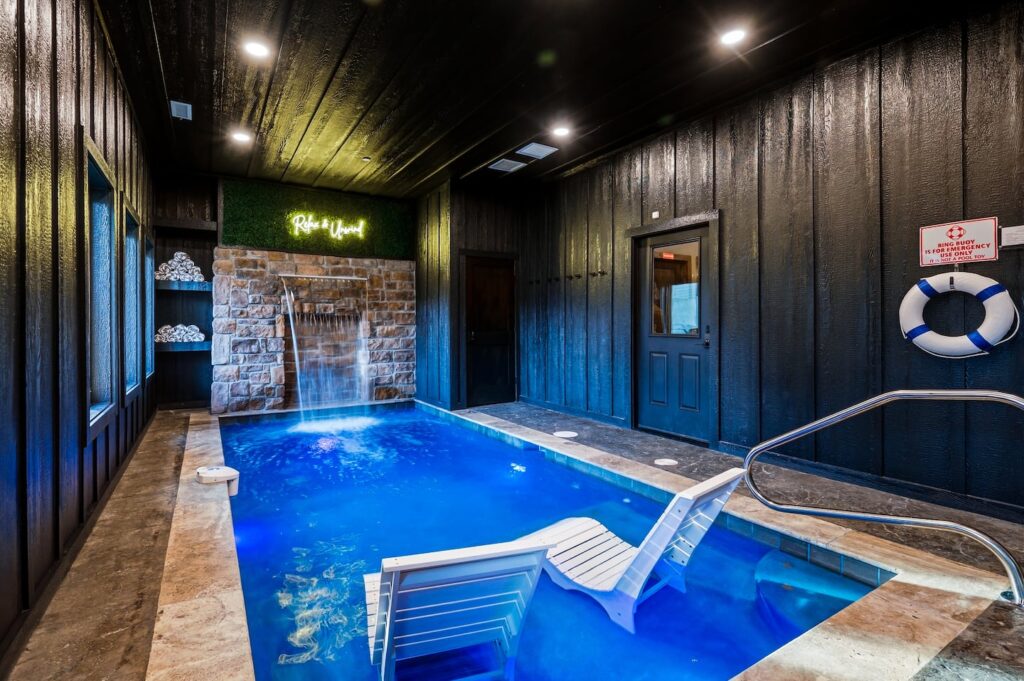 Summit After Dark – Heated Indoor Pool & Sauna