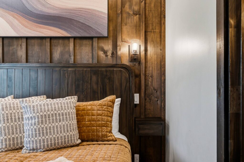 Summit After Dark King Suite 4