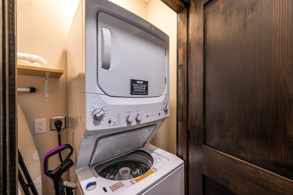 Summit After Dark laundry