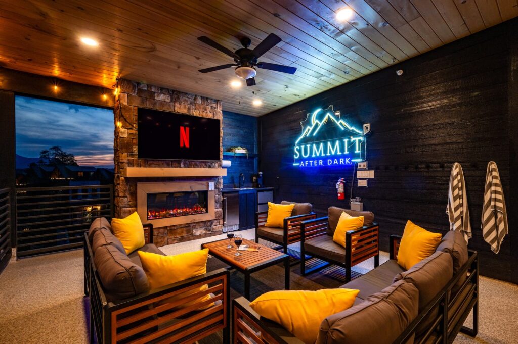 Summit After Dark – The Sky Lounge Rooftop